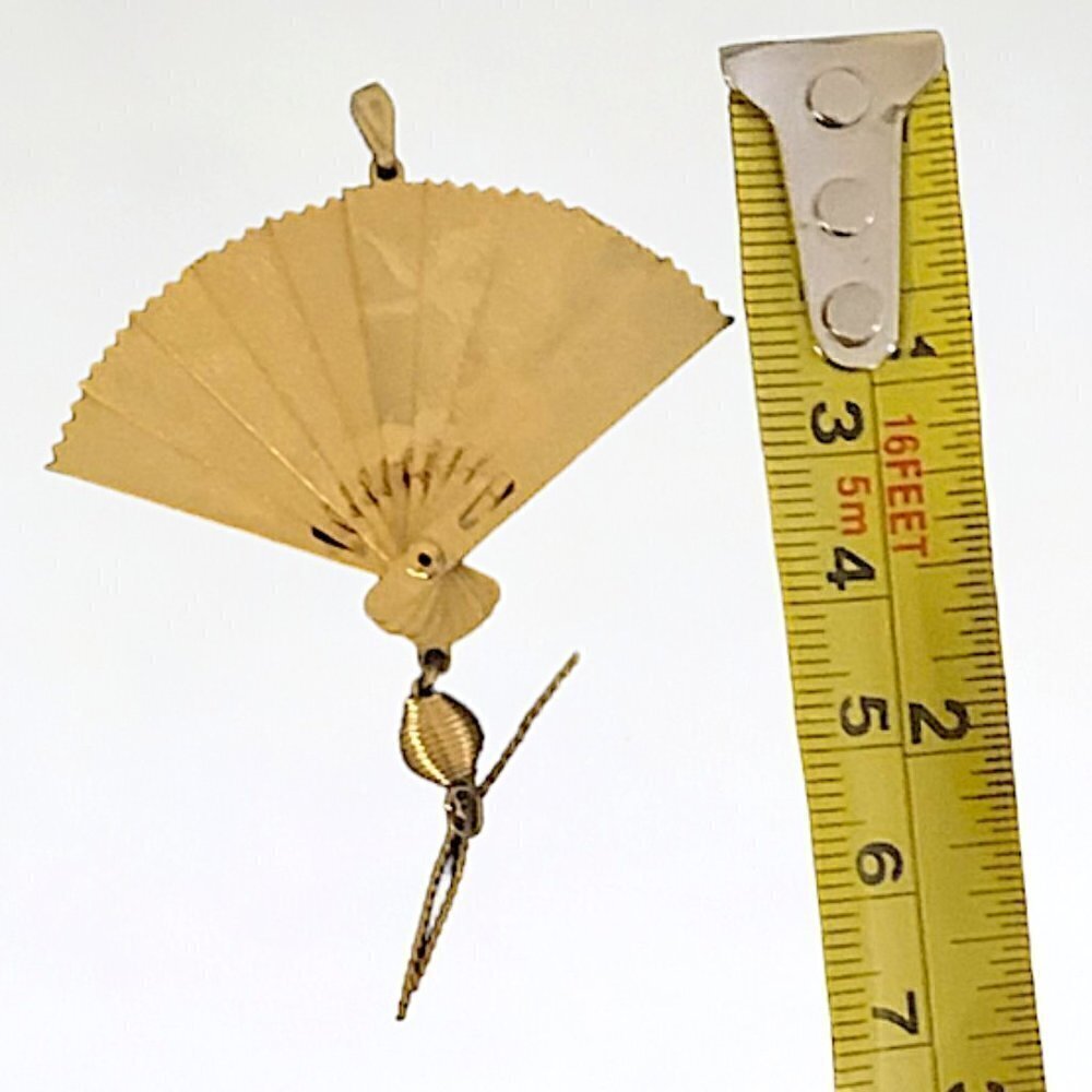 Vintage Adjustable Asian Fan Gold Tone Charm Pendant - Picture 6 of 6